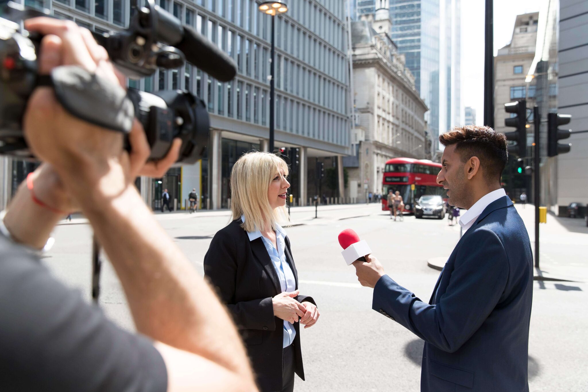 How To Become A Reporter: Steps, Skills And Career Data | Studyhub