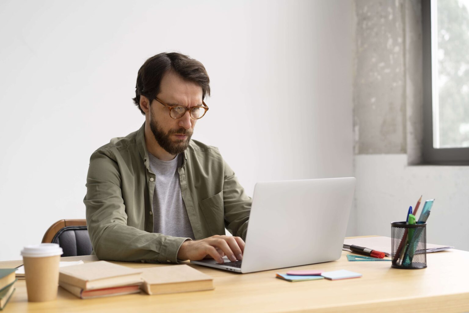 How to Become an Editor in the UK: Step by Step Guide | Studyhub